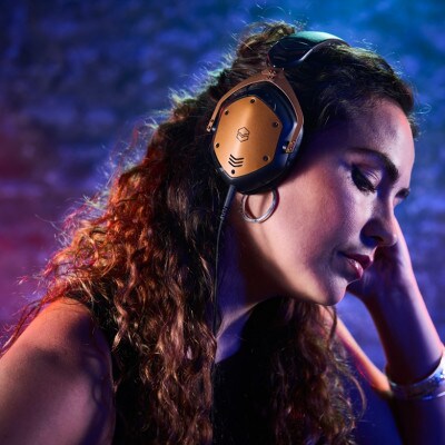V-MODAの本格ワイヤレスヘッドホンCrossfade 3Wireless(ブロンズ
