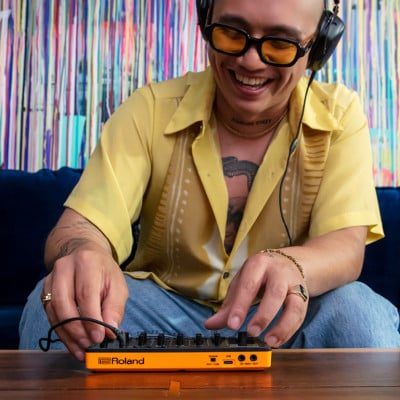 【Roland】AIRA Compact / T-8 Beat Machine