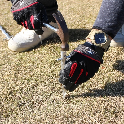職人技で安心・安全を守るらせん形状キャンプ用ジュラルミンペグ(青8本セット)