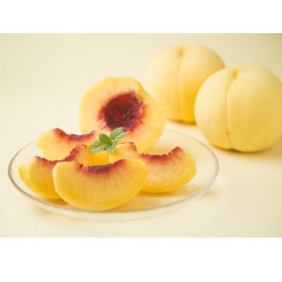 福島県伊達市産 黄桃 品種おまかせ 約1kg(3～5玉)