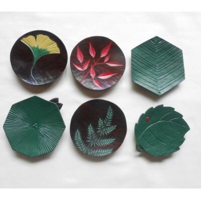 【漆器】花柄の豆皿 5枚と葉の柄の豆皿 6枚　計11枚セット(各直径 約8～11cm)