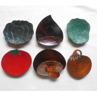 【漆器】葉の柄の豆皿 6枚と野菜の柄の豆皿 6枚　計12枚セット(各直径 約8～11cm)