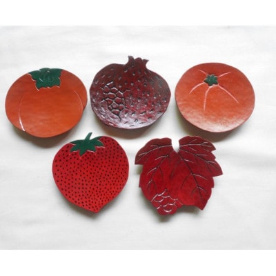 【漆器】葉の柄の豆皿 6枚と果物の柄の豆皿 5枚　計11枚セット(各直径 約8～11cm)