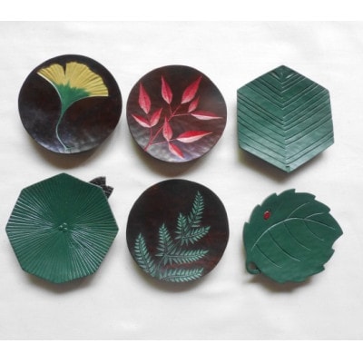 【漆器】葉の柄の豆皿 6枚と果物の柄の豆皿 5枚　計11枚セット(各直径 約8～11cm)