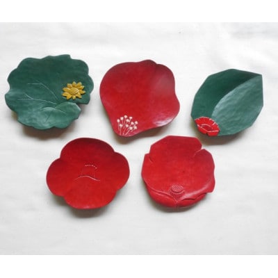 【漆器】花柄の豆皿 5枚と野菜の柄の豆皿 6枚　計11枚セット(各直径 約8～11cm)