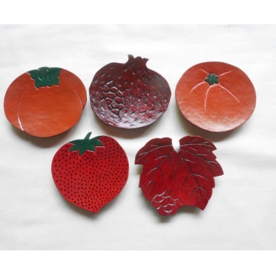 【漆器】果物の柄の豆皿 5枚と野菜の柄の豆皿 6枚　計11枚セット(各直径 約8～11cm)