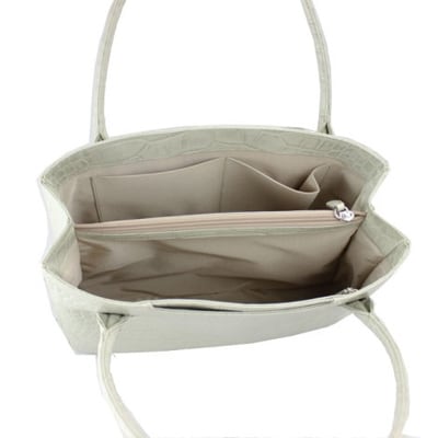 【濱野皮革工藝のクロコデュプレトートバッグ】シンプルが上品に形となったバッグです。(グレージュ)