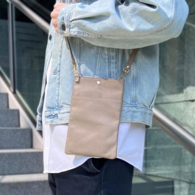 【濱野皮革工藝 HAMANO バッグ】フロット スマホポシェット(グレージュ)