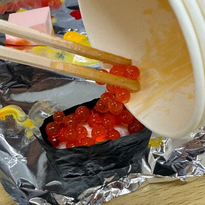 【さとふる限定】まるで本物!「鮭イクラ丼」・「北斗にぎり3個」食品サンプル作り体験