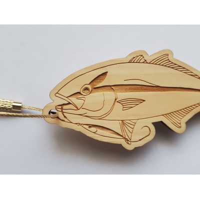 【カンパチ・ゴールド】11種から選べる ヒノキ薫る 魚のウッドキーホルダー