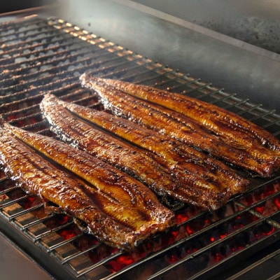 【国産】うなぎ蒲焼カット4袋セット(秘伝のタレ付き)