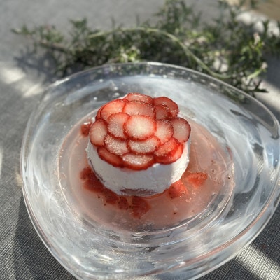 朝摘みイチゴのクレームダンジュ　4個