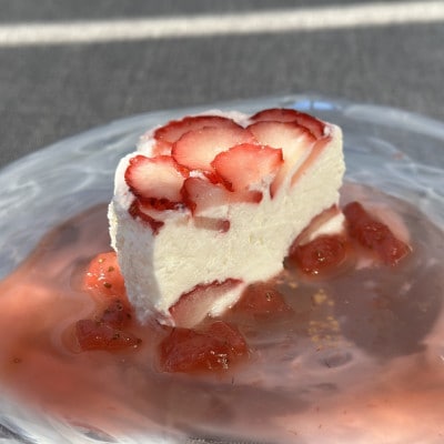 朝摘みイチゴのクレームダンジュ　4個