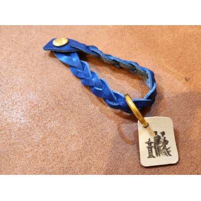 鞄のループキーホルダー×小泉八雲チャーム(小泉八雲夫婦横姿)青(松江市)