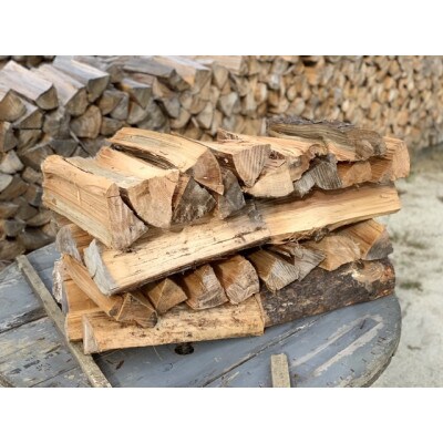 暖房の薪　針葉樹大割り