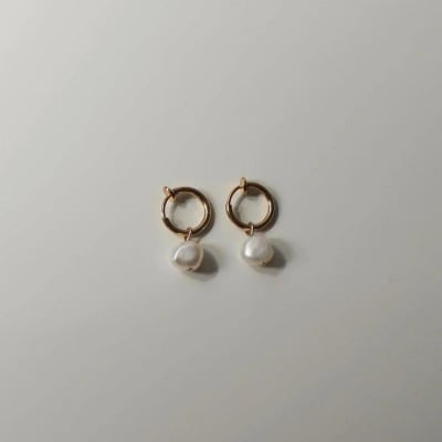 【LENERAオリジナルイヤリング】pearl hoop earring 【079004】