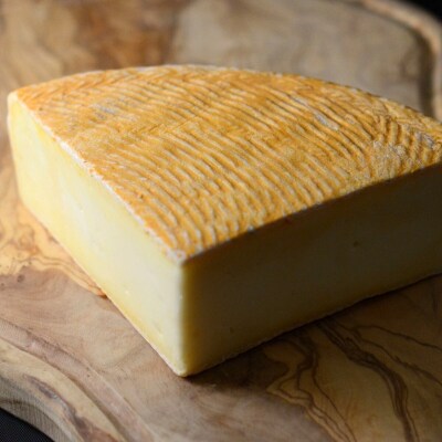 CHEESE STAND 東京セミハードチーズホール1/4サイズ