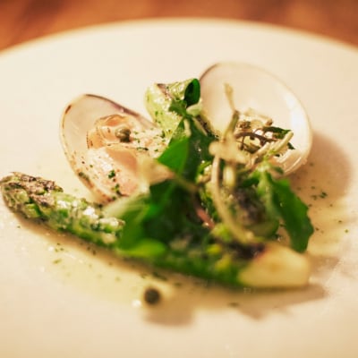 【Bistro YEBISU】《ディナーお食事券》季節のおまかせコース2名分(ぐるなびセレクション)