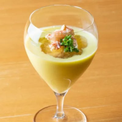 【鮨くりや川】夜のおまかせコース18品とプレミアム日本酒ペアリング4杯1名分(ぐるなびセレクション)