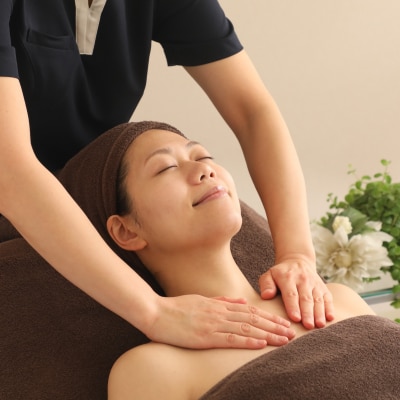 [アユアラングレース]【平日限定】男女可!表参道の一軒家サロンでリラクゼーションマッサージ60分1回