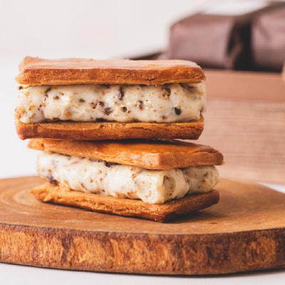 ミシュラン9年連続一つ星　レストランより贅沢スイーツ　ラチュレのレーズンバターサンド(6個入り)