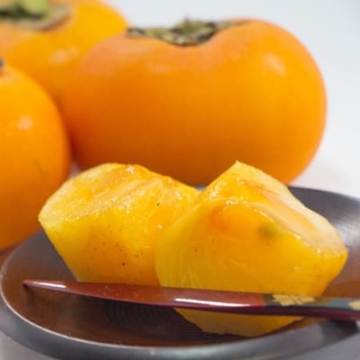 【厳選・産直】和歌山産富有柿約2kg 化粧箱入り(2L～4Lサイズおまかせ)【かつらぎ町】