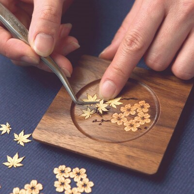 夢工房　木象嵌　茶托・急須台セット　桜紅葉　木製の茶托5枚と急須台1枚入り
