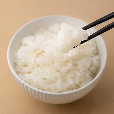 【2024年】アミーゴ米 コシヒカリ (6年目) 白米 2kg【栽培期間中農薬・化学肥料不使用】