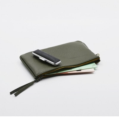 通帳ケース　オリーブグリーン