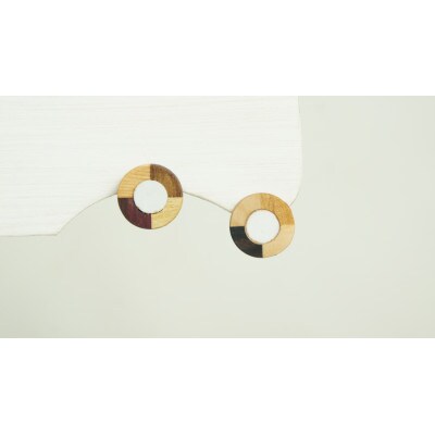 寄木と陶片のピアス(ワラ白)