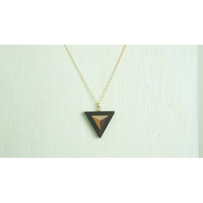 FOSSIL SERIES トライアングルネックレス