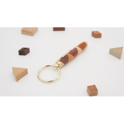 寄木のキーホルダー・三角チェック