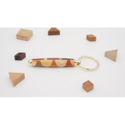 寄木のキーホルダー・三角チェック