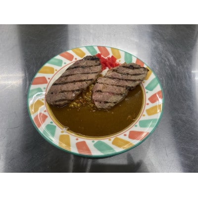「ドーンと丸ごとステーキカレー」と「ドドーンとダブルのステーキカレー」のセット