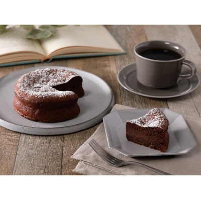 健康志向のあなたに贈る濃厚ガトーショコラ4号サイズ