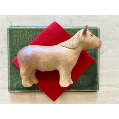 しんとく焼き 2026年干支の置物「午」(焼き締め) AC-0902