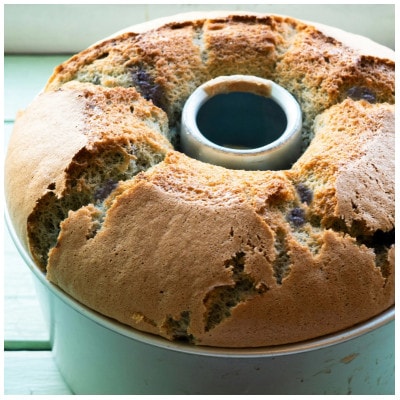 能登のブルーベリーと青梅の卵のシフォンケーキ