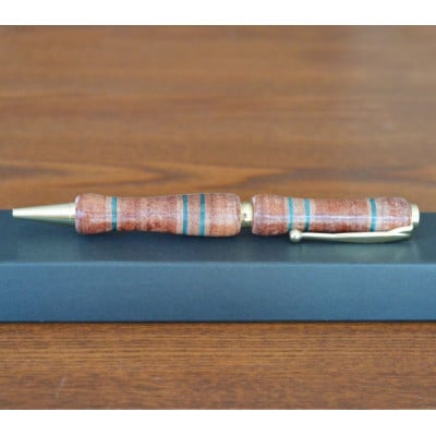 皮革工芸品 革ペン 積革技法の回転式ボールペン【グリーンライン】