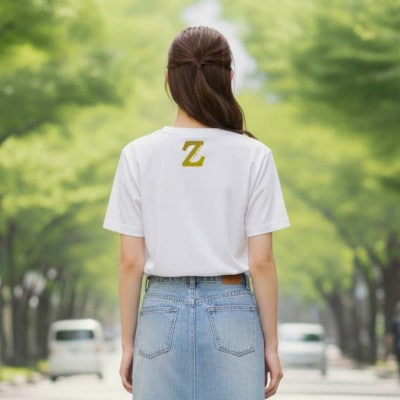 魔法の言葉「いずい」で もちつもたれつ「 IZUI Tシャツ 」厚地 ホワイト×ゴールド2L
