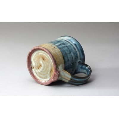 倉敷酒津の土を用いて製作されたマグカップ(海鼠釉)