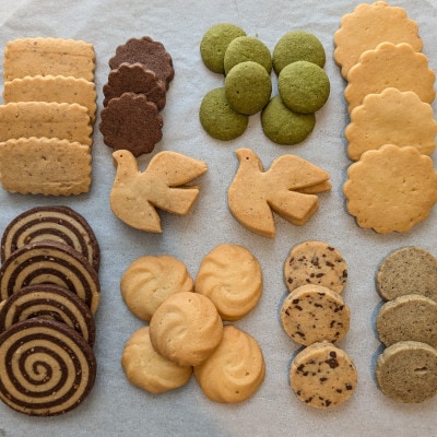 無添加焼菓子lerisa　おいしさのぎゅっと詰まった9種のクッキー缶　