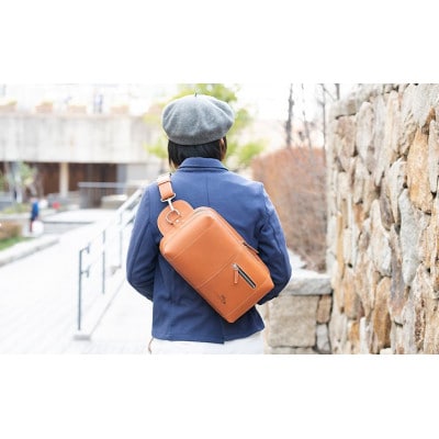 0528 B5サイズのタブレットが入る本革ボディバッグ(レンガ)[53657336]