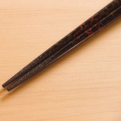 津軽塗 すべらない箸 めじゃ(唐塗 呂・中箸)|24_tnk-140101ab