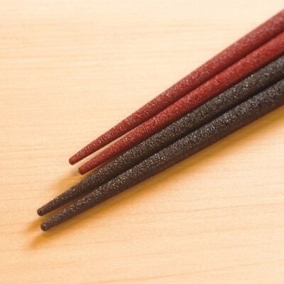 津軽塗 夫婦箸 つがり【石地塗 黒(大)・赤(中)】|24_tnk-310101