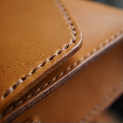 【経年変化を楽しむ本革製品】BOX ショルダー バック 本革 BLESS  [AAA022]