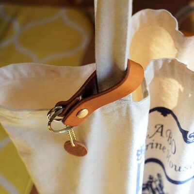 【手縫いの本革製品】キーホルダー 1点 本革 BLESS [AAA002]