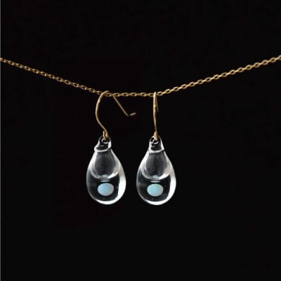 moonアロマフックピアス しずく/アイス K18YG 《糸島》【タビノキセキ】[ADB025]