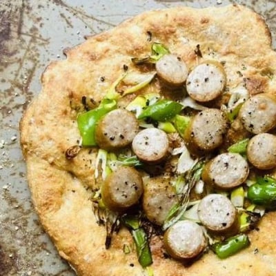 ソーセージ 天然酵母 全粒粉ピッツァ 1枚 糸島市 / わかまつ農園 [AHB058]