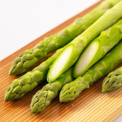 採れたてを直送!糸島野菜 アスパラガス 1kg (M-Lサイズ) / しろファーム [AHQ001]