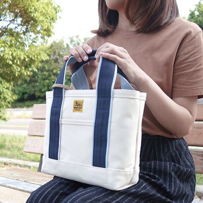 VanNuys スタッフオーダートート/Mikaモデル(生成×ネイビー)